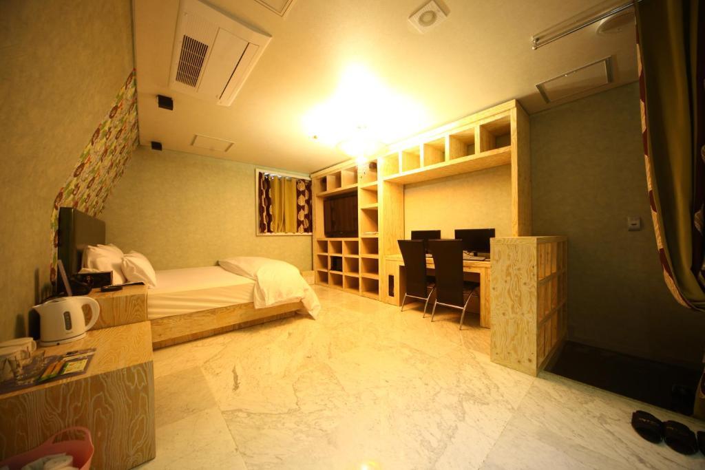 Baron De Paris Motel Seoul Room photo