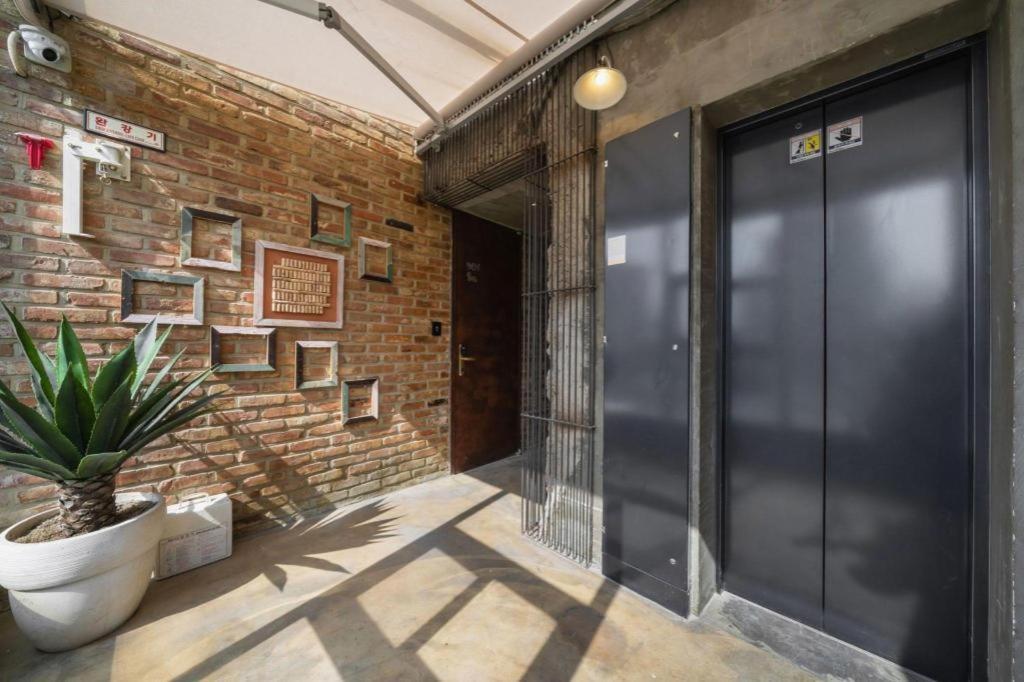 Baron De Paris Motel Seoul Exterior photo