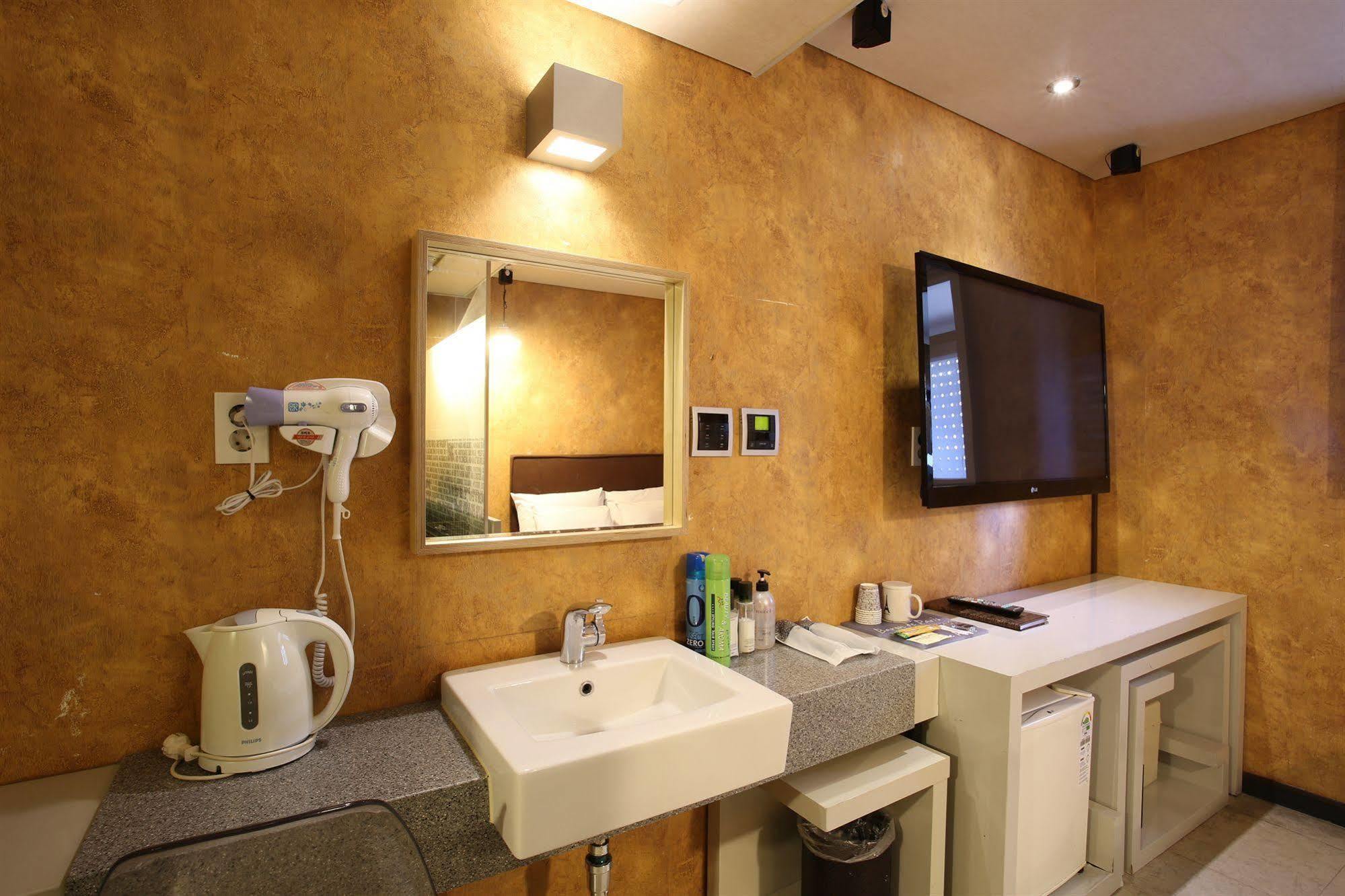 Baron De Paris Motel Seoul Exterior photo