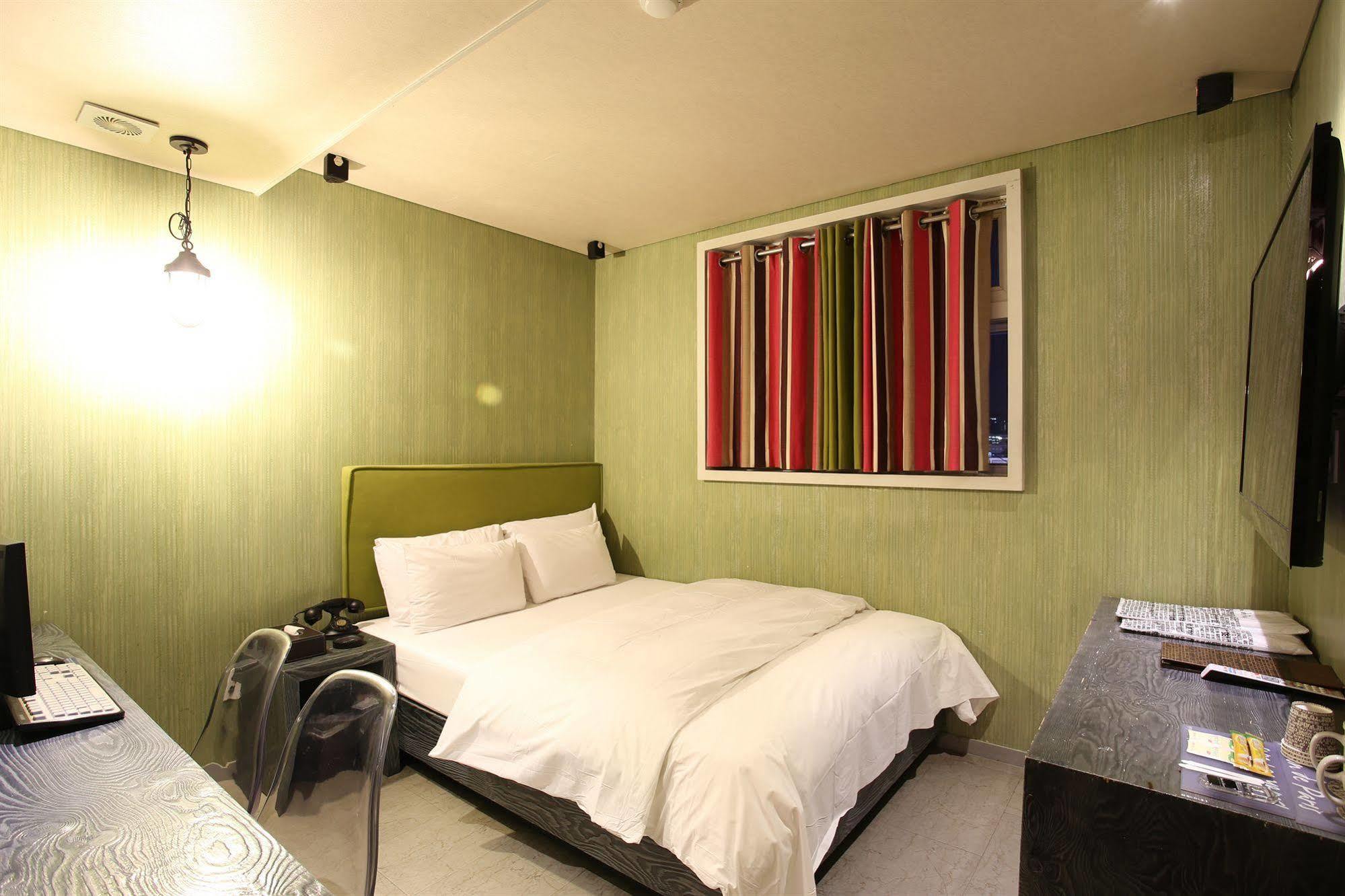 Baron De Paris Motel Seoul Exterior photo